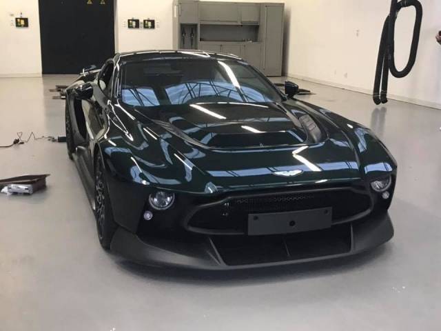 В Сети показали фото эксклюзивного суперкара Aston Martin (ФОТО)