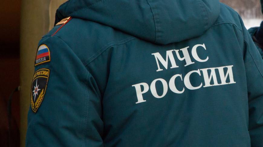 МЧС: В Новосибирске при разборе завалов в производственном здании спасен мужчина
