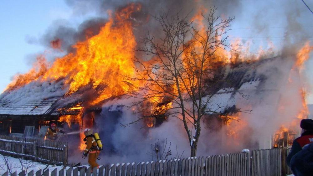 Пенсионерка стала жертвой пожара в собственном доме под Псковом