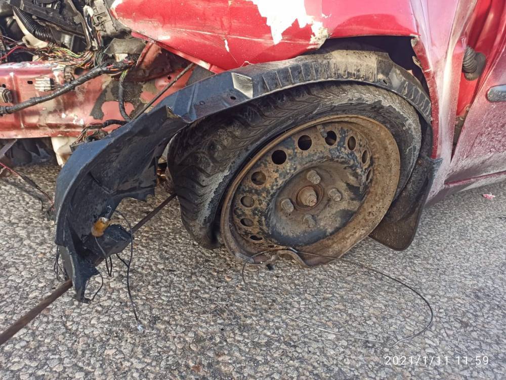 В Тверской области ребенок пострадал в машине, у которой на ходу взорвалось колесо