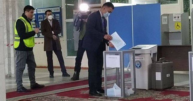 Явка на выборах президента Кыргызстана составила 39,58 процента