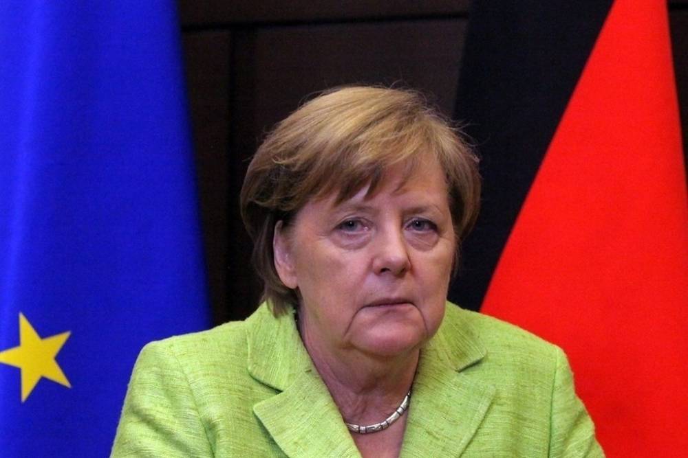 Меркель раскритиковала блокировку аккаунтов Трампа в соцсетях