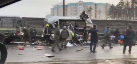 Массовая авария с военными автобусами произошла в Москве, есть жертвы