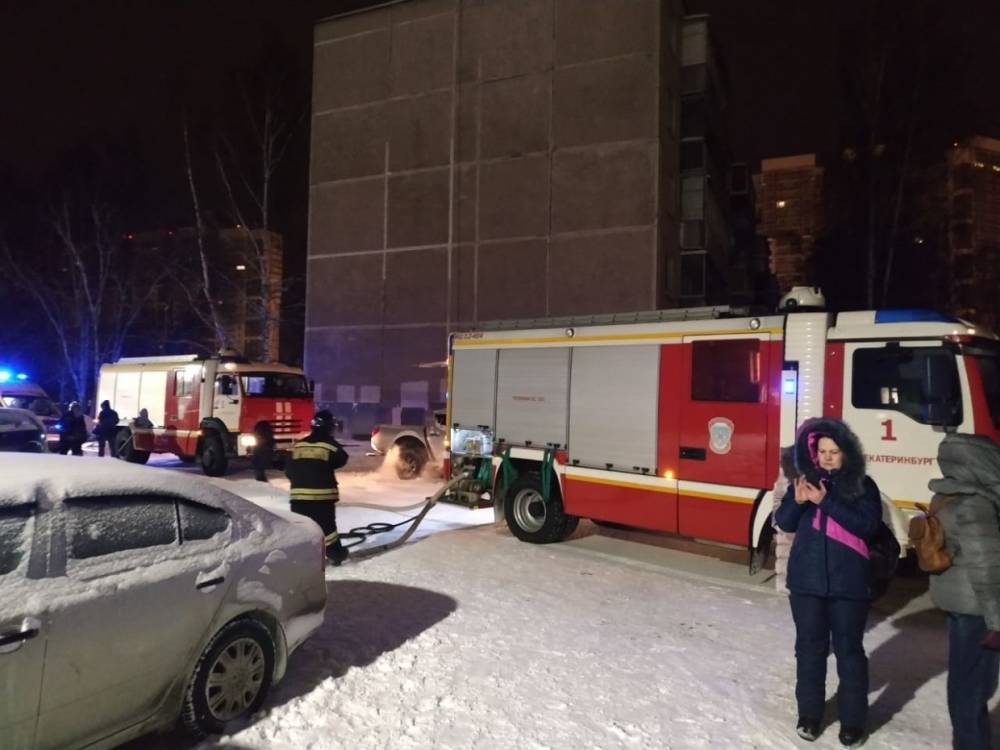 Молившая о помощи в Twitter екатеринбурженка погибла с ребенком при пожаре