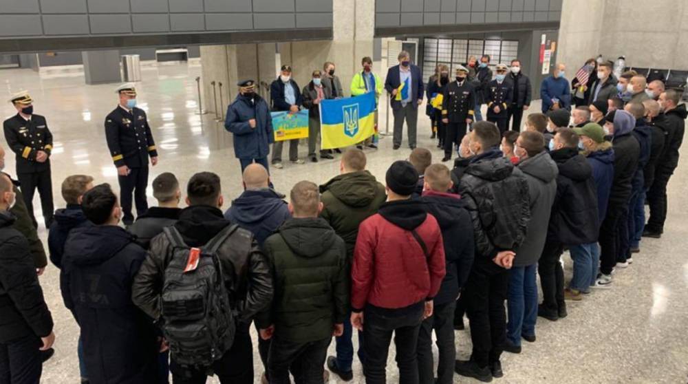 Украинские моряки прибыли на спецподготовку в США
