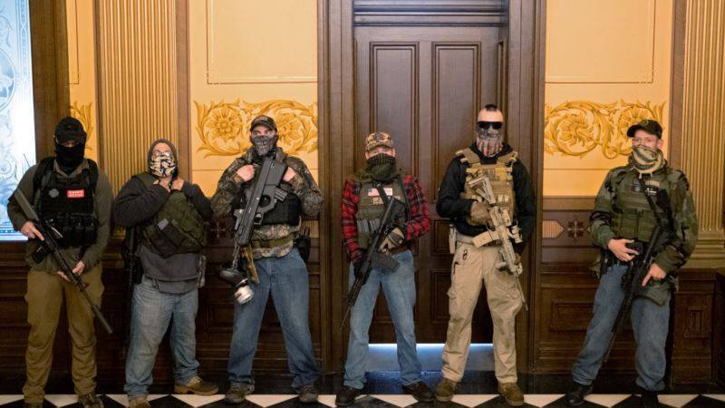Мичиган запретил открытое ношение оружия в Капитолии штата