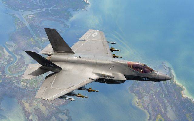 Bloomberg: Пентагон насчитал почти 900 дефектов в истребителе F-35