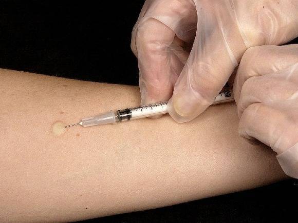 Депутату Госдумы в клинике кластера «Сколково» предложили вакцину Pfizer