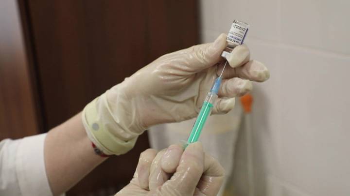 В столице открывается запись на вакцинацию для новых групп граждан
