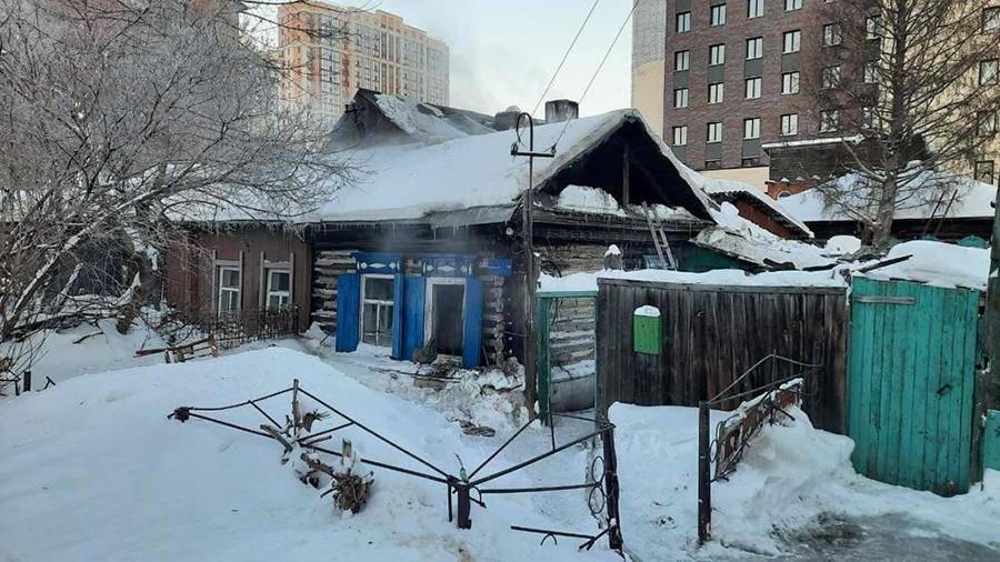 В МЧС назвали возможную причину пожара в доме в Новосибирской области