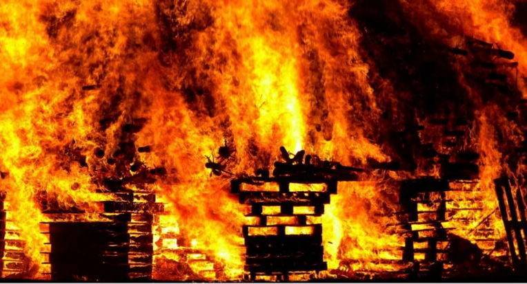 На пожаре в Мстиславском районе сгорел пенсионер