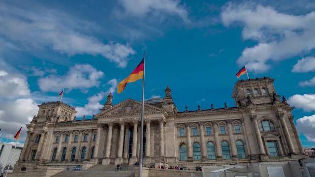 Меркель может продлить локдаун в Германии до апреля