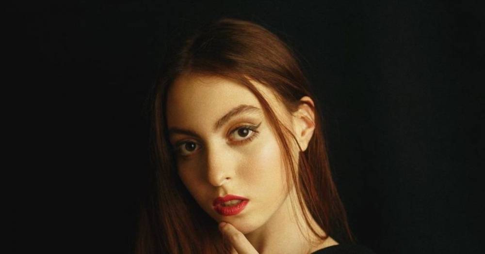 15-летняя дочь Оли Поляковой в желтом бикини поделилась снимком с отдыха