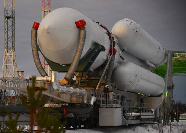 В РАН предложили использовать ракеты "Ангара" для полетов к Луне