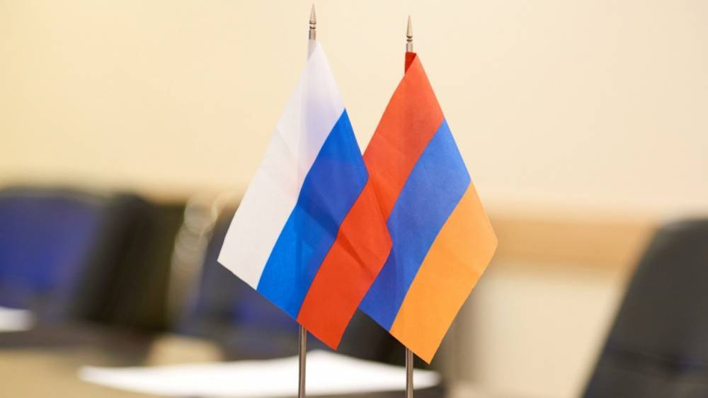 Главы МИД РФ и Армении обсудили выполнение договоренностей по НКР от 11 января