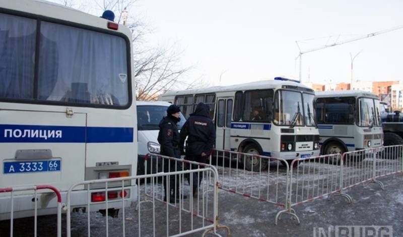 В Екатеринбурге мигранты устроили дебош в центре временного содержания