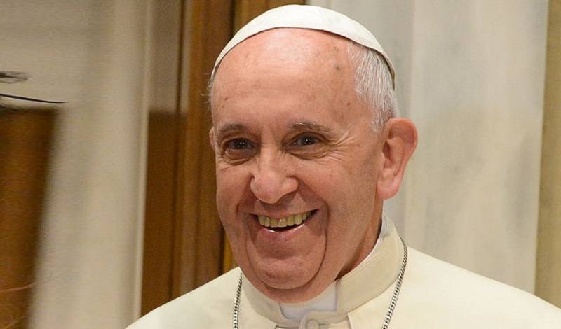 Папа римский Франциск сделал прививку от коронавируса