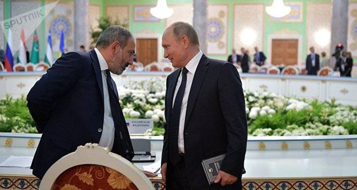 Отказ от ошибочной стратегии: Атаев назвал недочеты в отношениях Армении и России