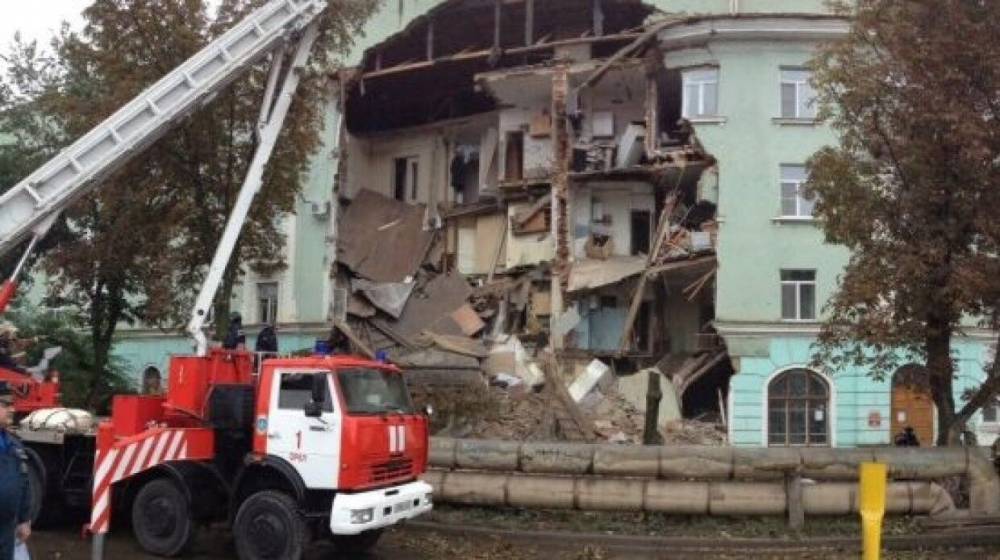 Самарец погиб при обрушении стены в местном магазине