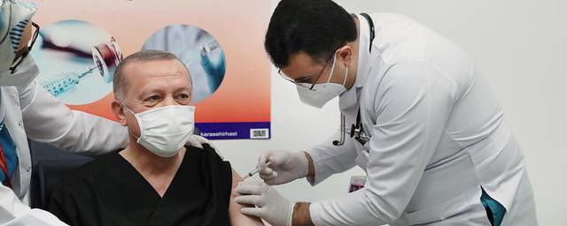 Эрдоган сделал прививку от COVID-19 китайской вакциной
