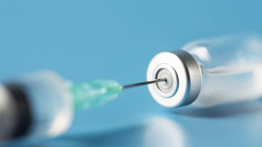 Гинцбург рассказал об опасности американо-немецкой вакцины Pfizer