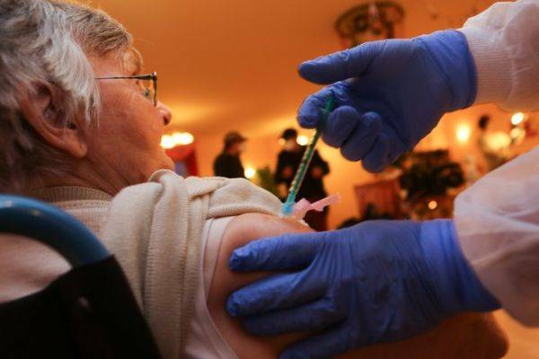 В Словакии будут штрафовать за нарушении очереди при вакцинации