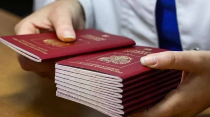 Стало известно, сколько жителей ОРДЛО получили российские паспорта
