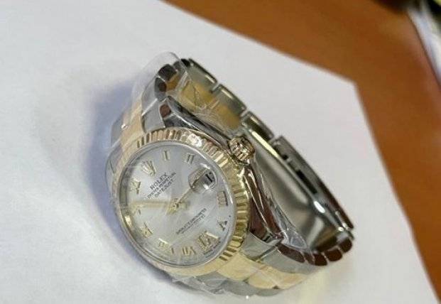 В Борисполе изъяли золотые часы с бриллиантами и монеты (фото)