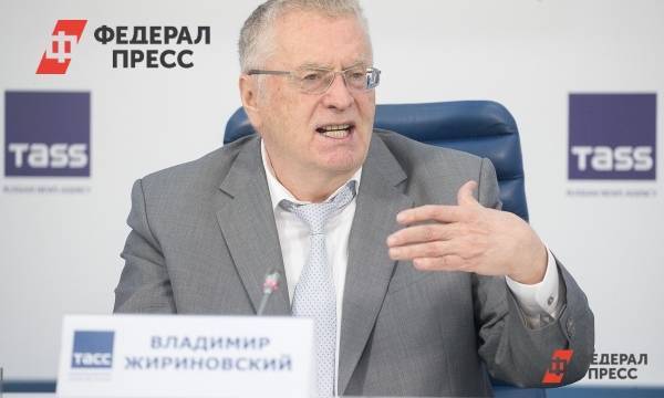 Жириновский предложил «Победе» запломбировать самолет с Навальным