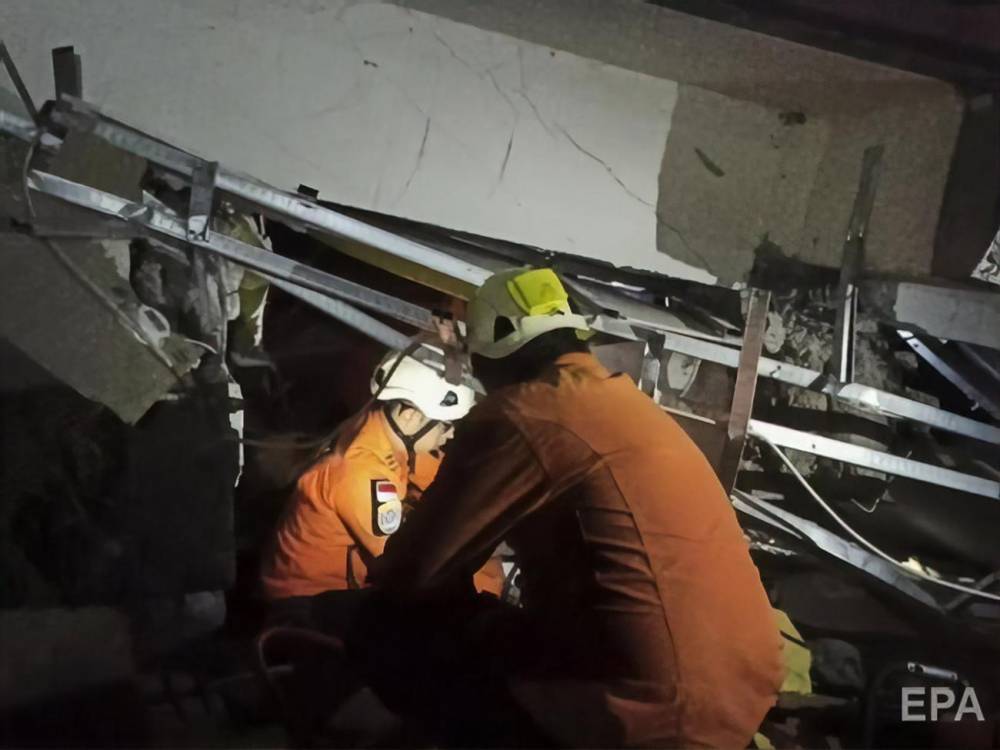 Число жертв землетрясения в Индонезии возросло до 34 человек