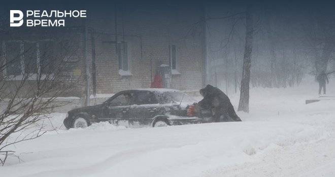 ГИБДД Татарстана попросила автомобилистов не выезжать за город из-за предстоящей метели