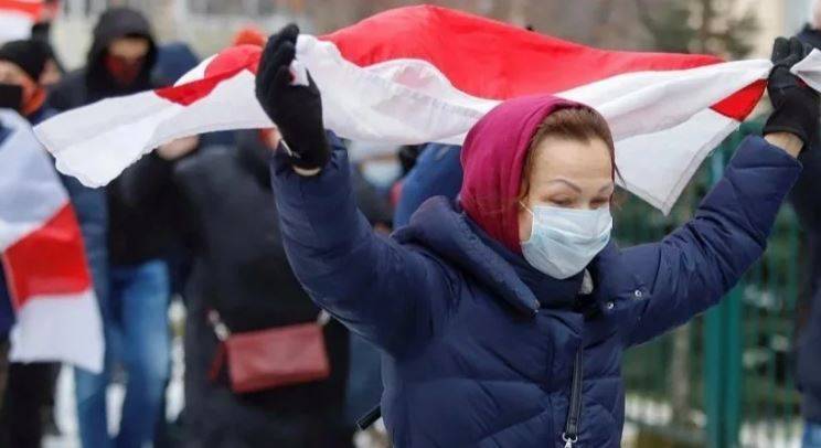 В Беларуси красно-бело-красный флаг теперь вне закона
