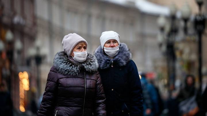 Гинцбург признал, что маски нужно носить до конца пандемии