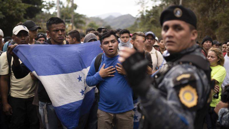 В Гондурасе собирается караван мигрантов, надеющихся попасть в США