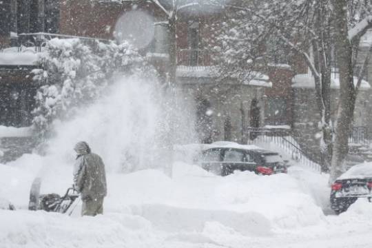 Губернатор Пензенской области Белозерцев отправил чиновников убирать снег