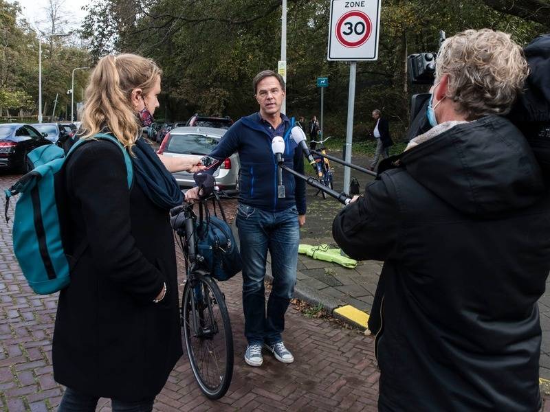 Правительство Нидерландов уходит в отставку из-за ошибочных обвинений налоговиков