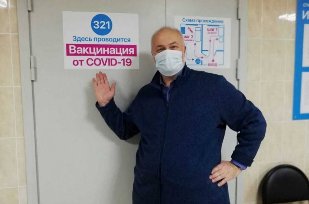 Заболевший COVID-19 после вакцинации депутат Амосов: досталось не только оппозиции
