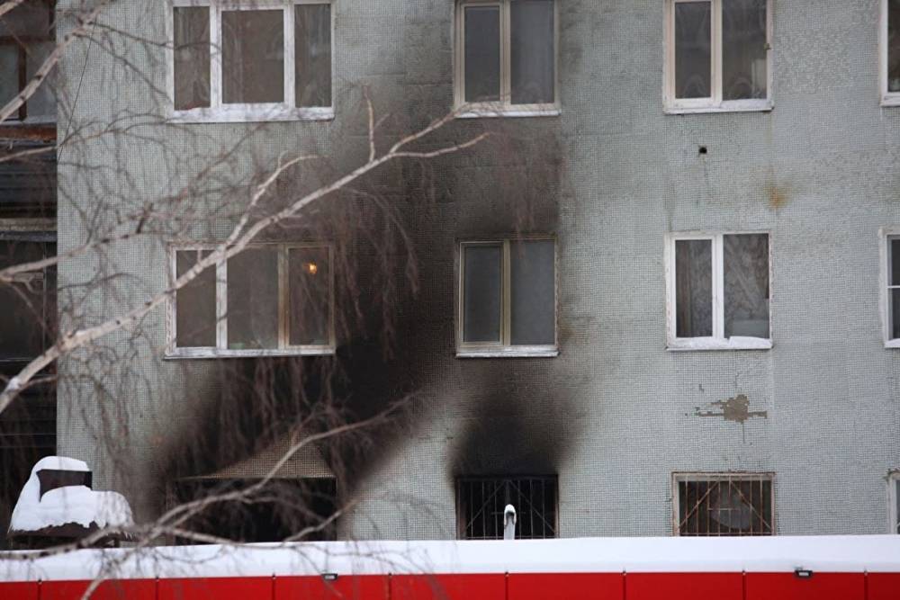 Мэрия Екатеринбурга выплатит по 100 тыс. рублей семьям погибшим в пожаре на ЖБИ