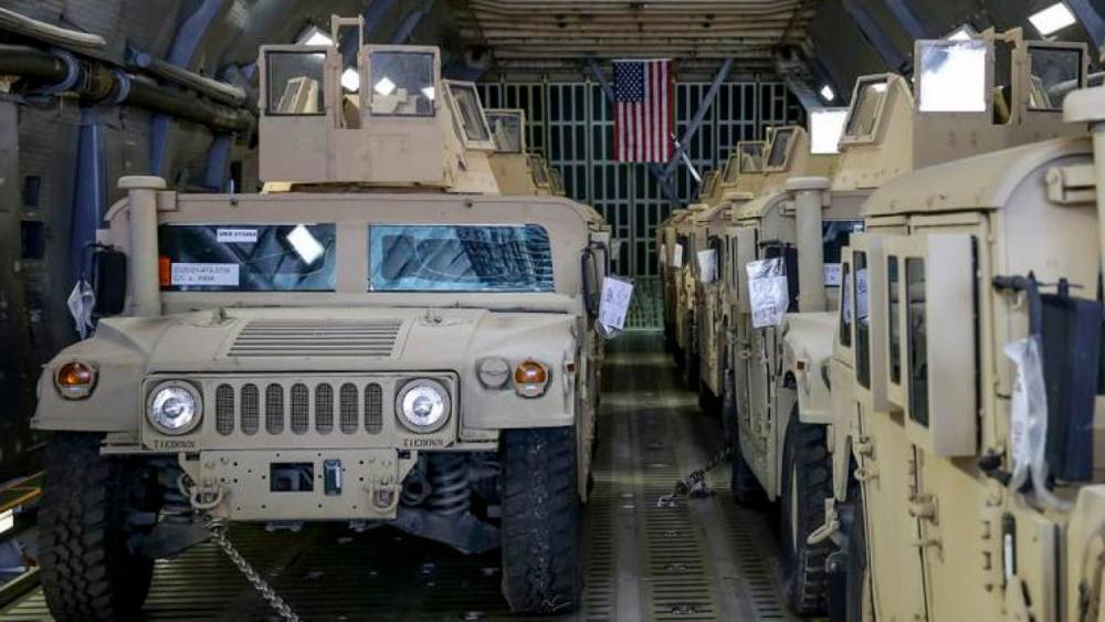 Американские военные передали ВСУ 20 бронеавтомобилей "Хамви"