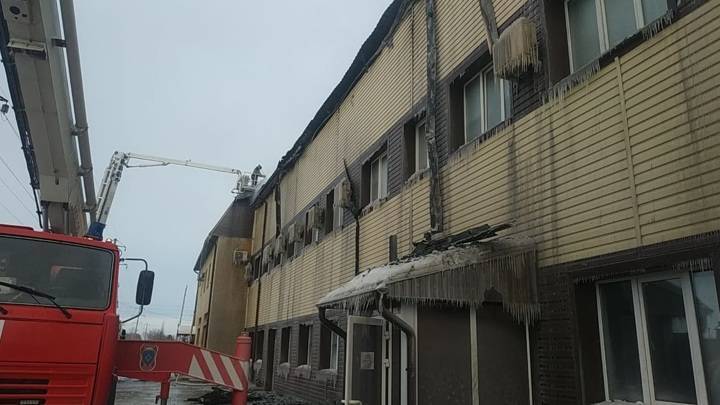 Пожарные ликвидировали масштабное возгорание в Омске