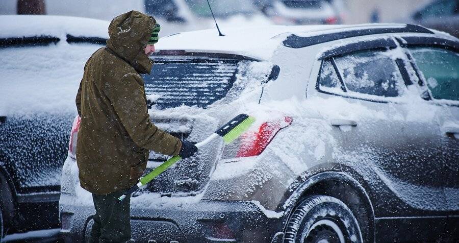 Московских водителей призвали к аккуратной езде в непогоду