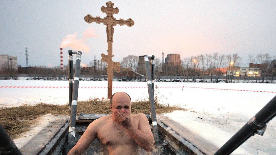В РПЦ рекомендовали отказаться от крещенских купаний в этом году