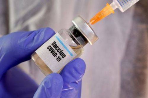 Вакцинация от COVID для части украинцев будет платной: названа цена одной дозы