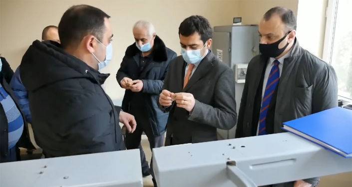 Местное оборонное производство: министр Акоп Аршакян побывал на заводе в Эчмиадзине