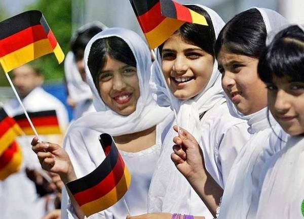 Самоликвидация Германии? В стране введут 35-процентную квоту и привилегии для мигрантов