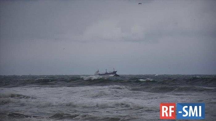 У берегов Турции в Черном море затонул российский сухогруз