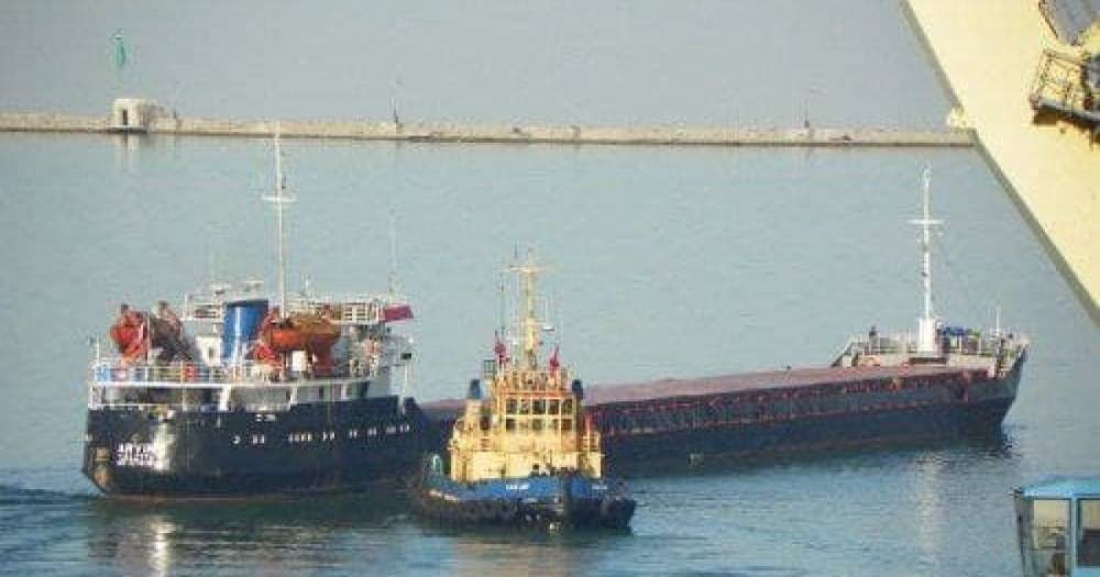В Черном море у берегов Турции затонул российский сухогруз: на борту было 15 человек