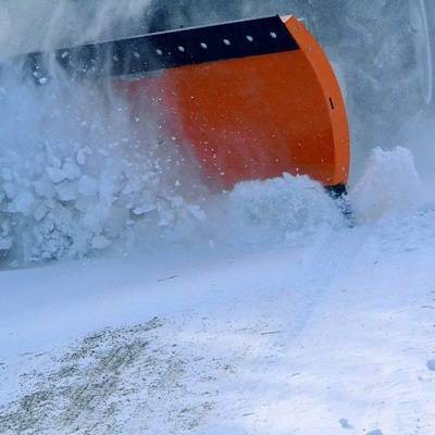 Более 3,5 тысячи единиц спецтехники убирают снег на дорогах Кубани