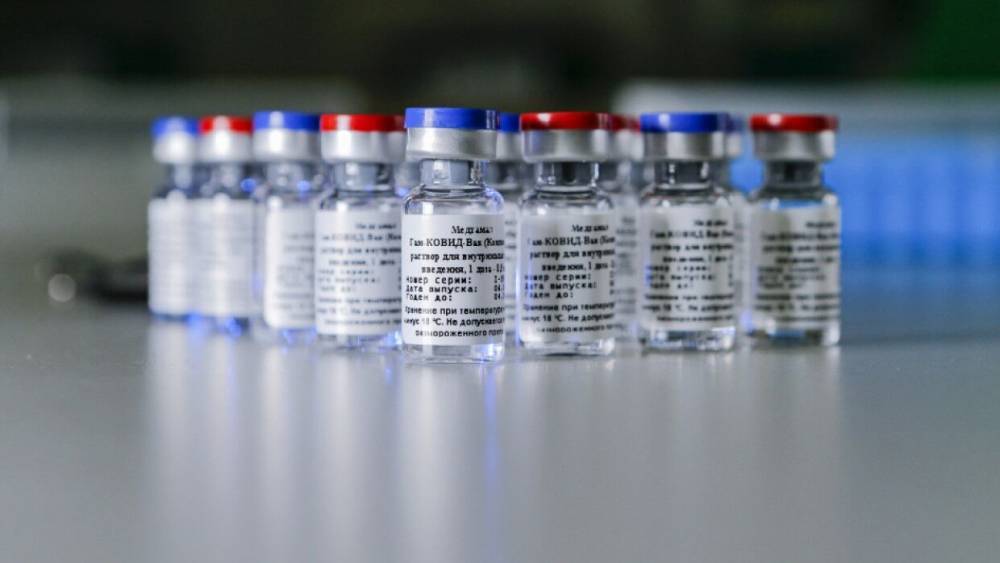 Посол РФ в Турции удивился отсутствием "Спутника V" в материале о вакцинах