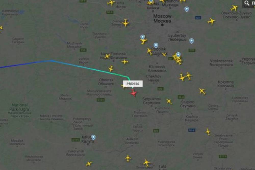 Самолет с Навальным внезапно изменил курс